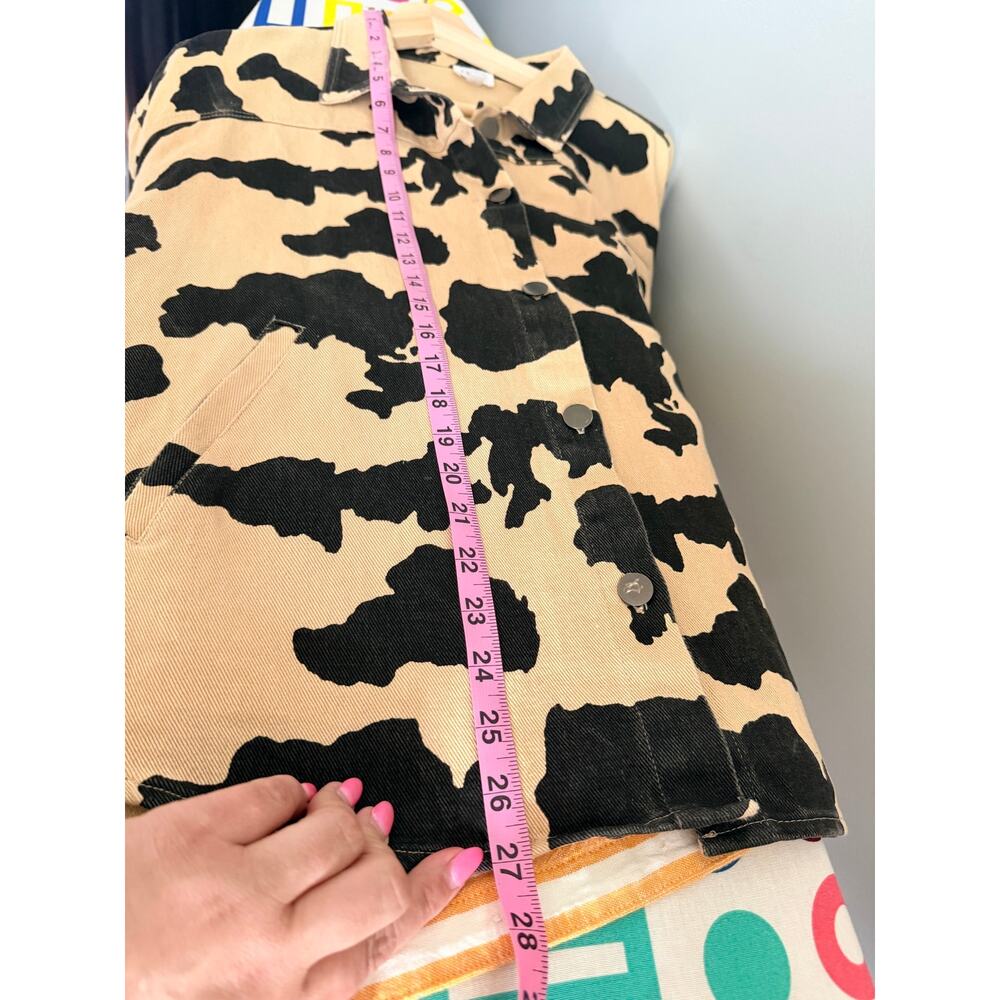 Le Lis Cow Print Denim Utility Jacket Tan Black Oversized Shacket Large - Picture 4 of 4